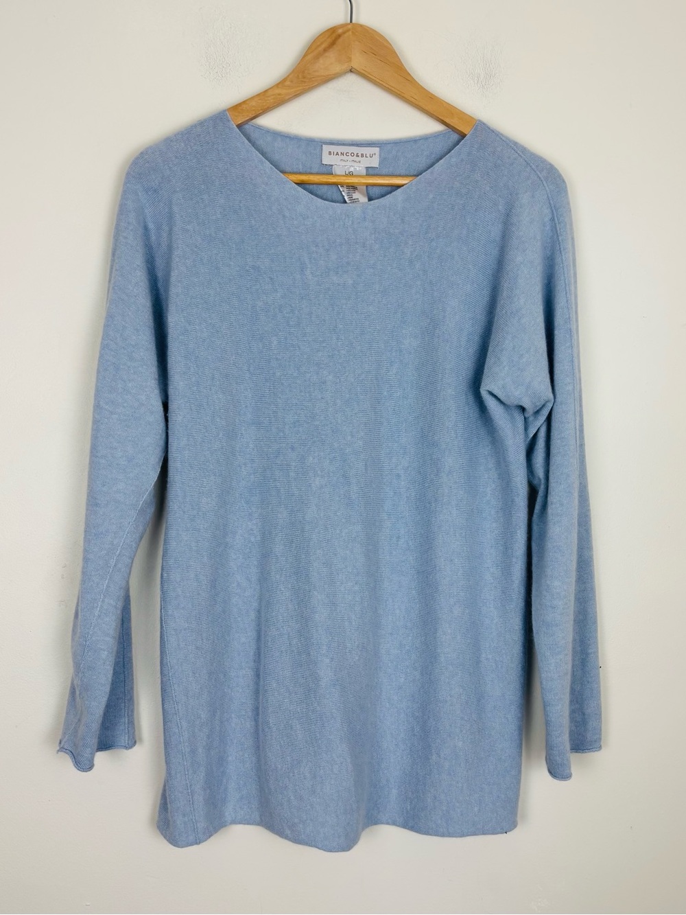 Bianco & Blu Italian sky blue crew neck sweater fiber silk, cashmere wool blend.
